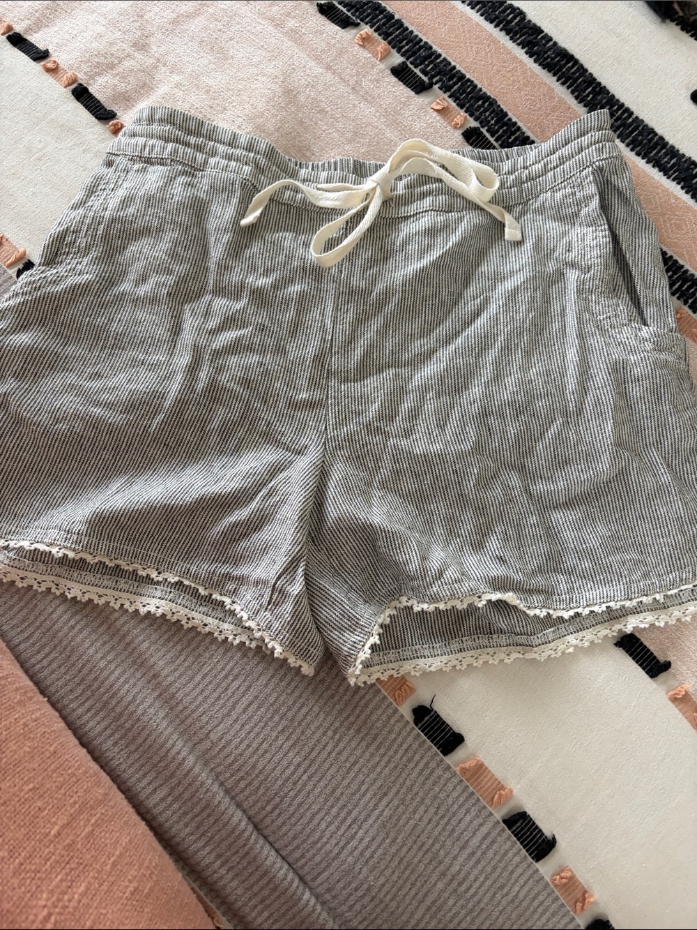 Caslon Grayish blueish Striped High Waist Drawstring Shorts with Lace Trim